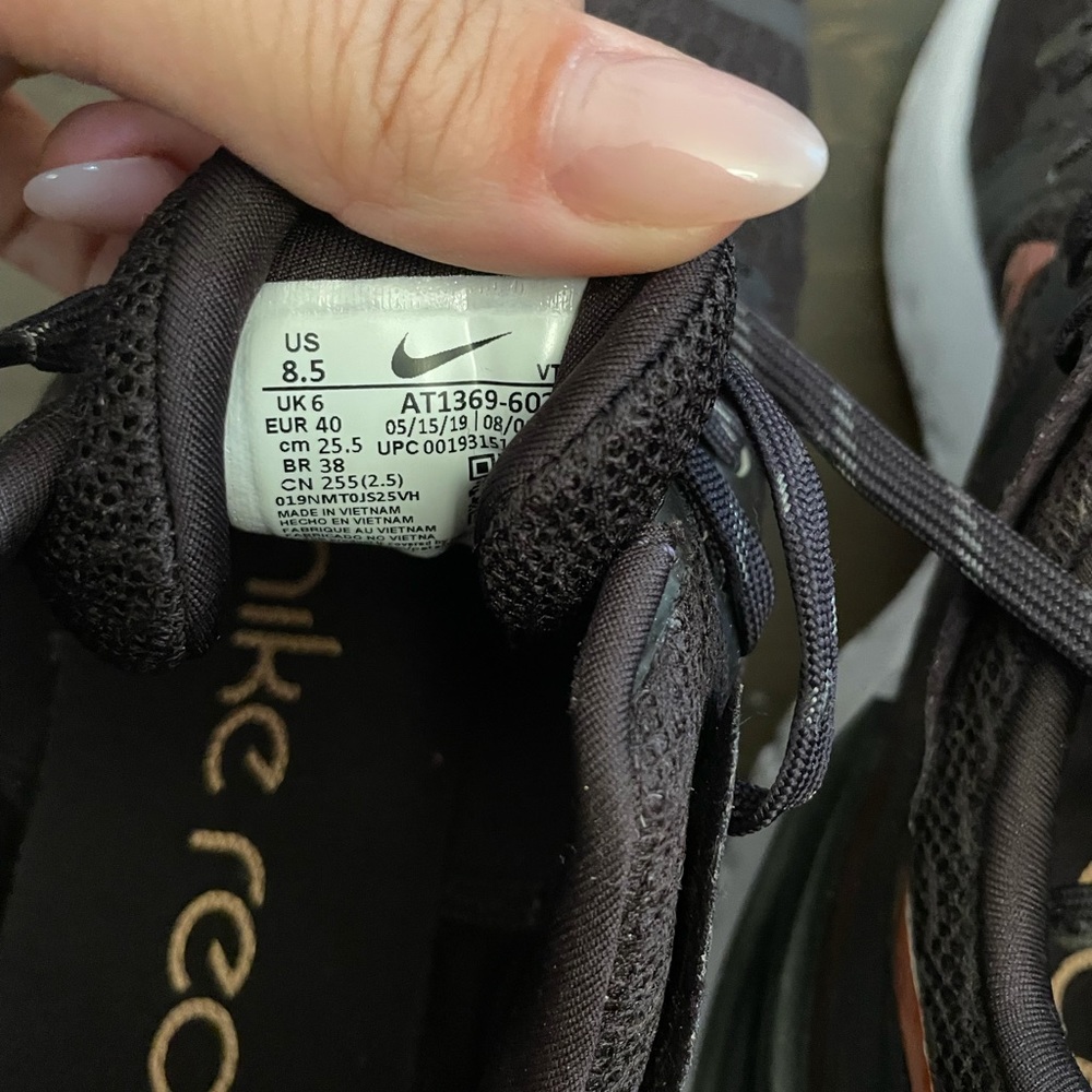 Like New Nike React Running Shoes - image 6